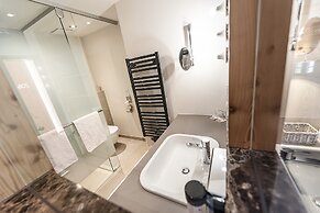 Dips & Drops - The First Bike And Ski Hub