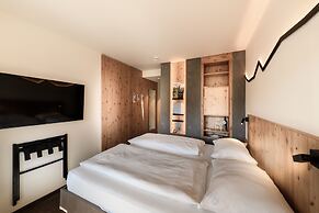 Dips & Drops - The First Bike And Ski Hub