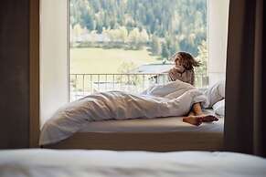 Dips & Drops - The First Bike And Ski Hub