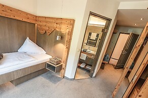 Dips & Drops - The First Bike And Ski Hub