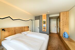 Dips & Drops - The First Bike And Ski Hub