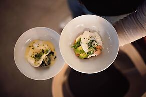 Dips & Drops - The First Bike And Ski Hub