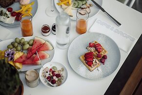 Dips & Drops - The First Bike And Ski Hub