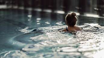 Dips & Drops - The First Bike And Ski Hub