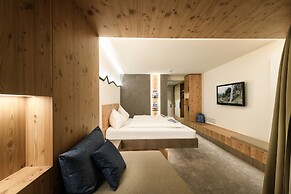 Dips & Drops - The First Bike And Ski Hub