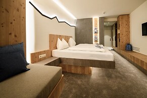 Dips & Drops - The First Bike And Ski Hub