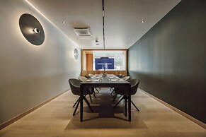 Dips & Drops - The First Bike And Ski Hub