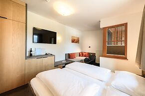 Dips & Drops - The First Bike And Ski Hub