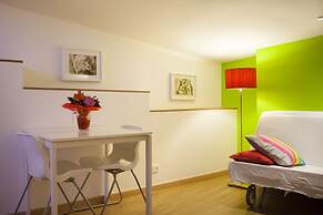 Las Ramblas Pasaje Bacardi Apartments