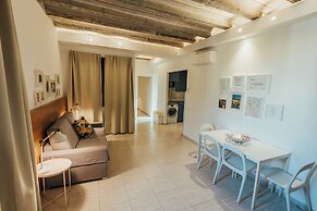 Las Ramblas Pasaje Bacardi Apartments