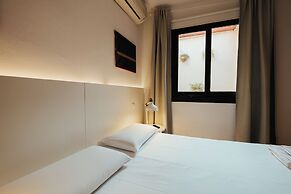 Las Ramblas Pasaje Bacardi Apartments