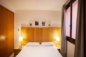 Las Ramblas Pasaje Bacardi Apartments