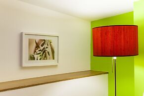 Las Ramblas Pasaje Bacardi Apartments