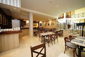 RF Astoria - Only Adults