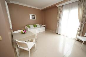 RF Astoria - Only Adults