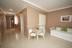 RF Astoria - Only Adults