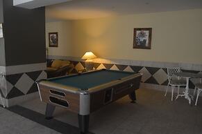 RF Astoria - Only Adults