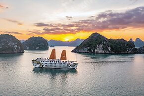 Indochina Sails Ha Long Bay