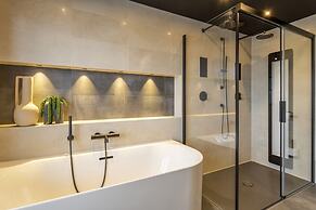 Hogerhuys - Adults Only