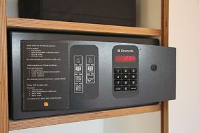 Hogerhuys - Adults Only