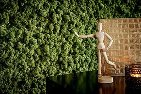 Hogerhuys - Adults Only