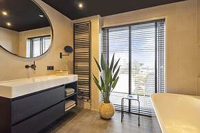 Hogerhuys - Adults Only