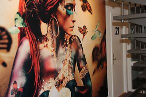 Hogerhuys - Adults Only