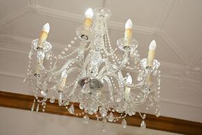 Bed and Breakfast Opera