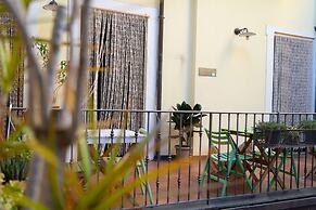 Bed and Breakfast Opera