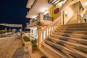 Andreolas Luxury Suites