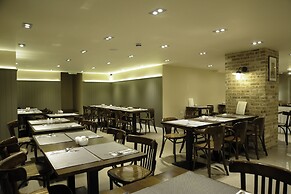 Kings Cross Inn Hotel