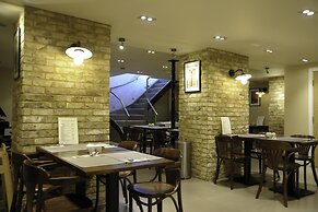Kings Cross Inn Hotel