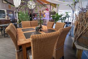 Hotel le president GARE TGV NIMES PONT DU GARD