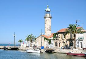 Hotel le president GARE TGV NIMES PONT DU GARD