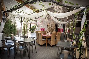 Hotel le president GARE TGV NIMES PONT DU GARD