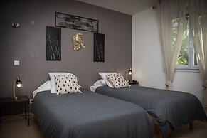 Hotel le president GARE TGV NIMES PONT DU GARD