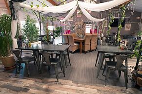 Hotel le president GARE TGV NIMES PONT DU GARD