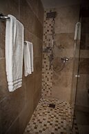 Hotel le president GARE TGV NIMES PONT DU GARD