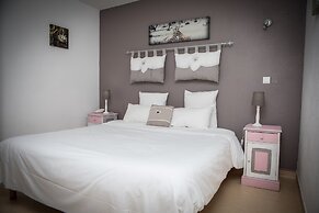 Hotel le president GARE TGV NIMES PONT DU GARD