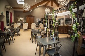 Hotel le president GARE TGV NIMES PONT DU GARD