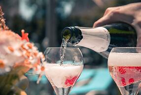 Hotel le president GARE TGV NIMES PONT DU GARD