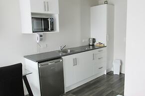 136 On Bealey - Motel