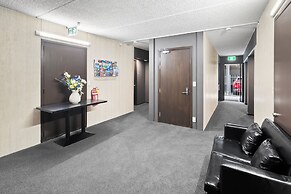 136 On Bealey - Motel