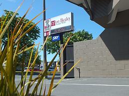 136 On Bealey - Motel