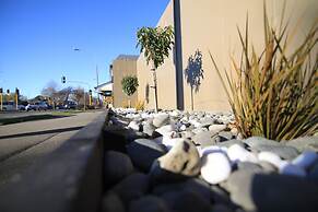 136 On Bealey - Motel