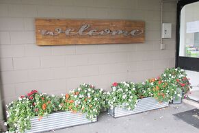 136 On Bealey - Motel