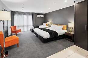 136 On Bealey - Motel