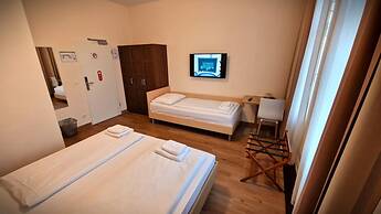 Mikon Eastgate Hotel