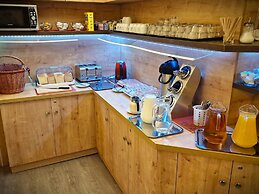 Mikon Eastgate Hotel