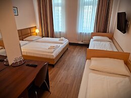 Mikon Eastgate Hotel